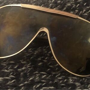 Stylish Tom ford Black and Gold Sunglasses